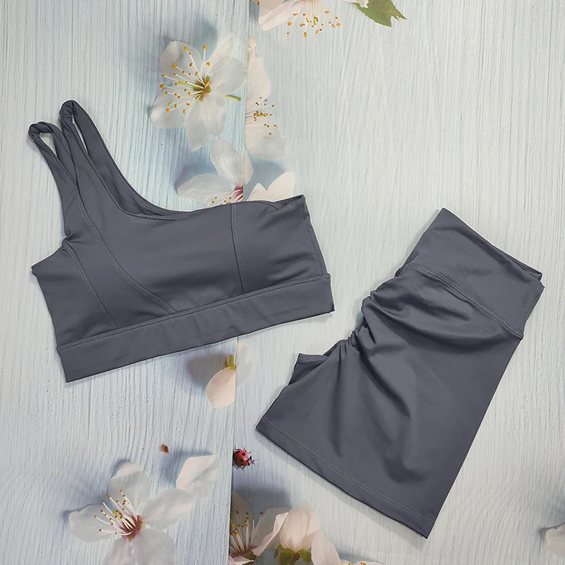 CLAIRE SET - ONE SHOULDER SPORTS BRA & SCRUNCH SHORTS