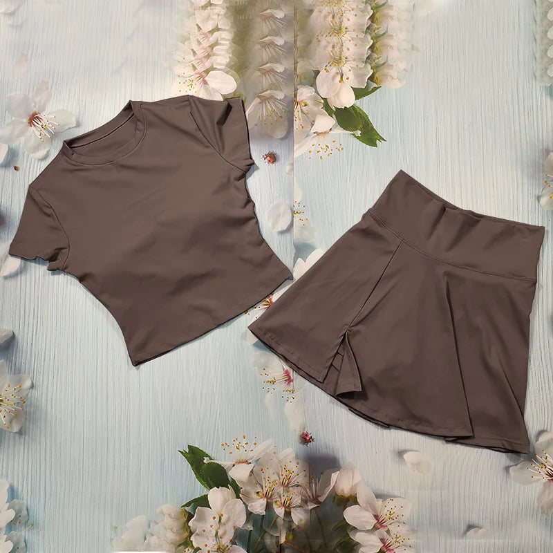 NICOLE SET - Sports T-shirt & Skirt
