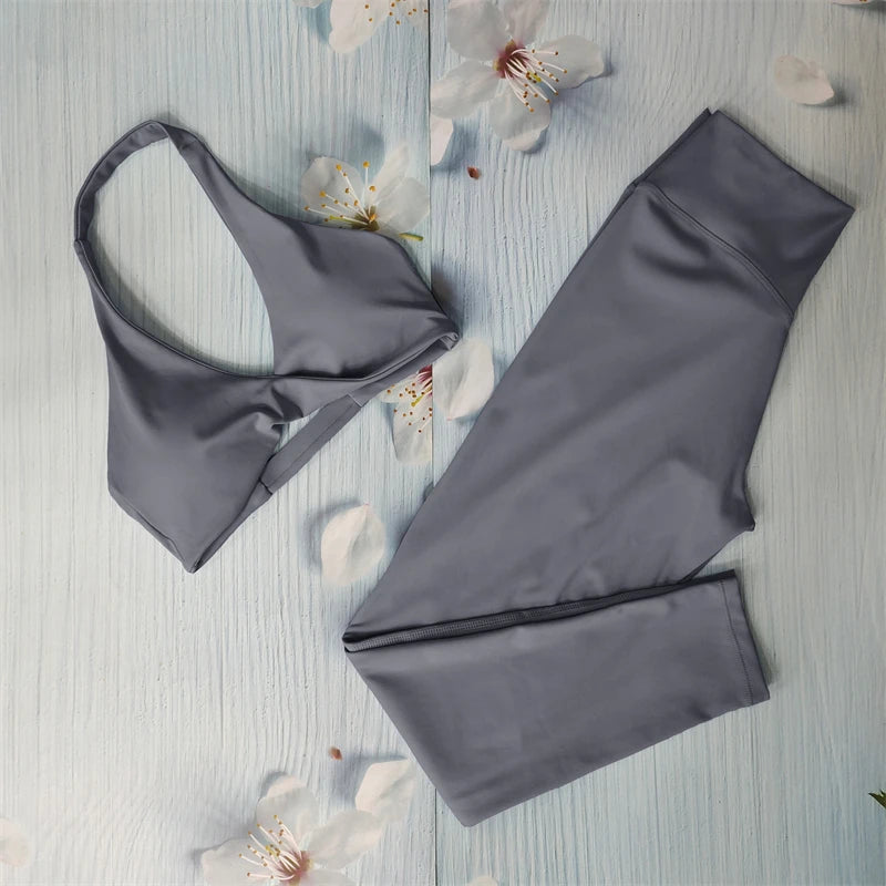 NOA SET - GREY Twist Halter Bra & Scrunch Leggings