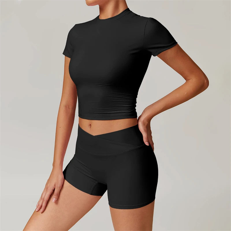 MIA SET - T- Shirt & Scrunch Shorts