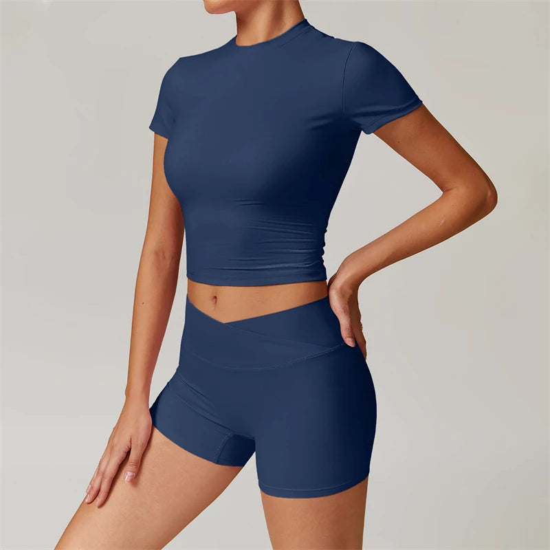 MIA SET - T- Shirt & Scrunch Shorts