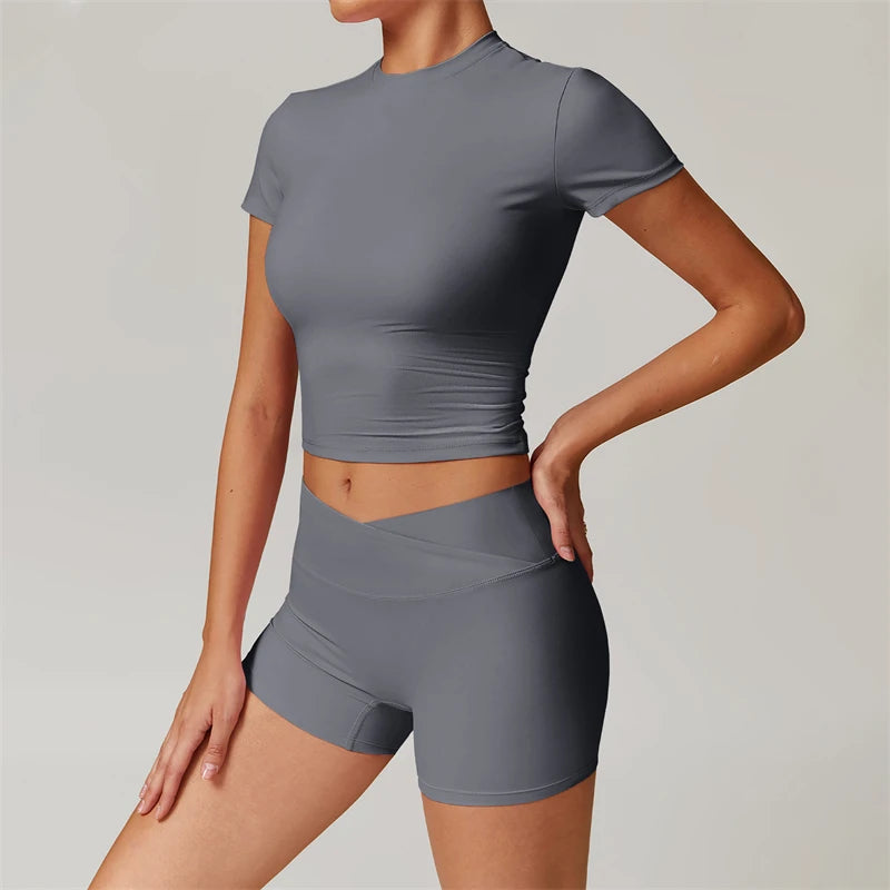 MIA SET - T- Shirt & Scrunch Shorts