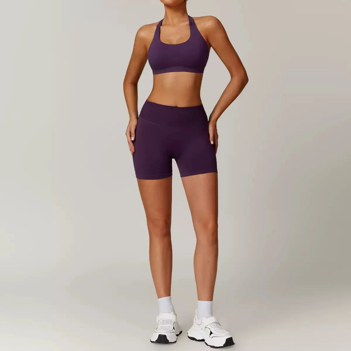 AMELIE SET - HALTER NECK SPORTS BRA & SEAMLESS SHORTS