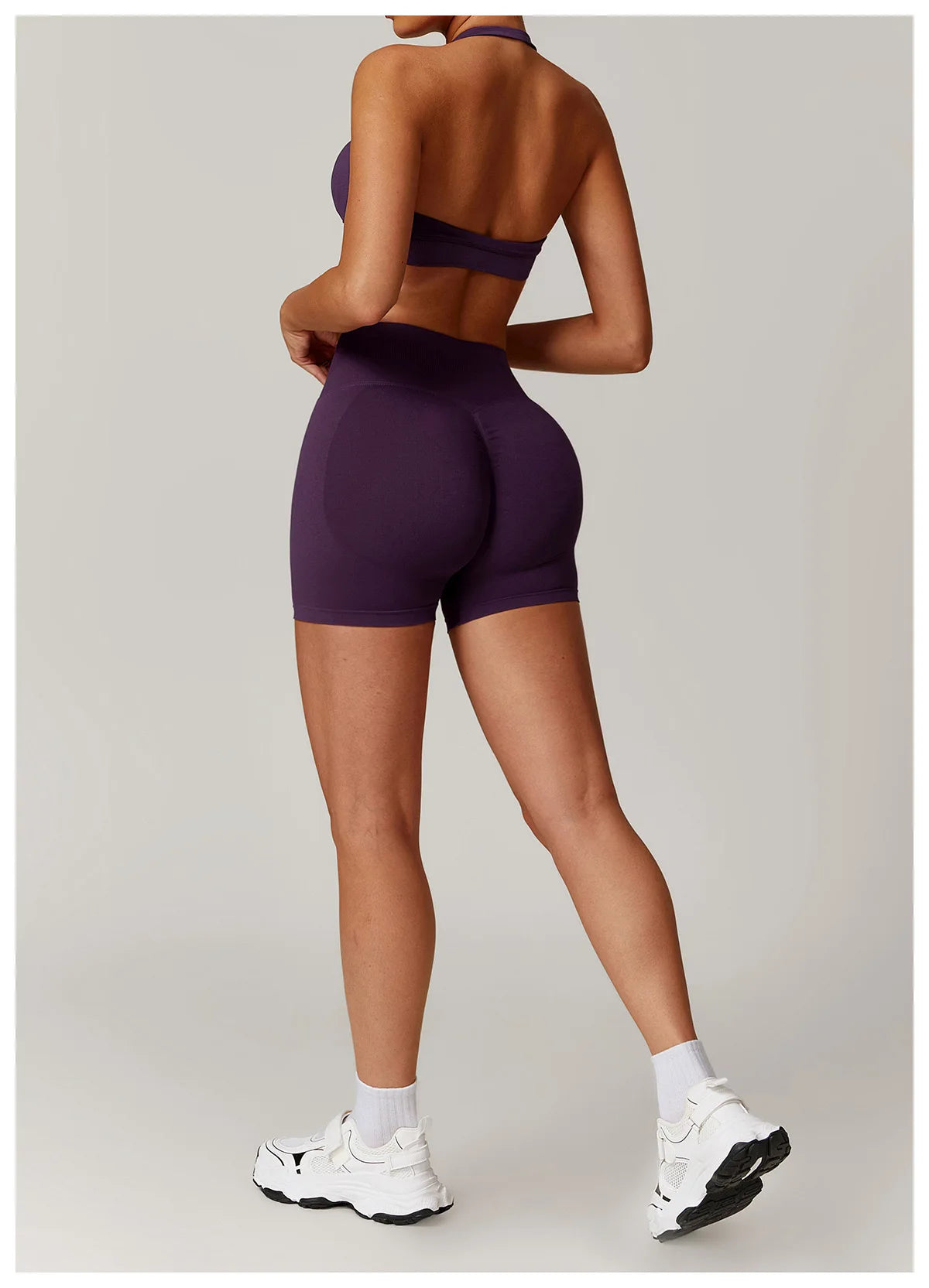 AMELIE SET - HALTER NECK SPORTS BRA & SEAMLESS SHORTS